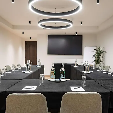 מלון Western Premier Malta 4*