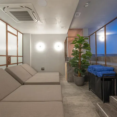 מלון Western Premier Malta 4*